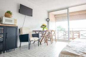 Nice apt with BALCONY near the BEACH